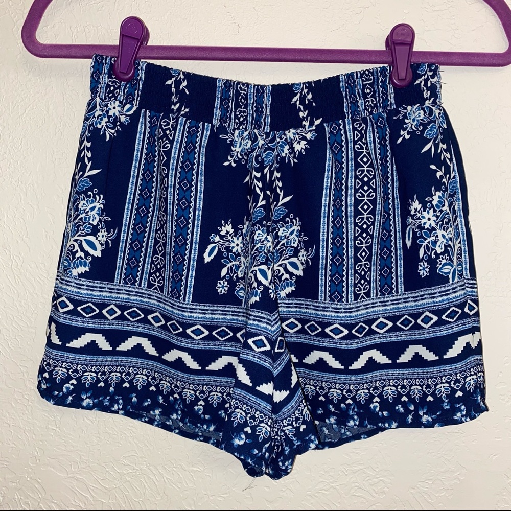 Patterned Shorts - Picture 3 of 3